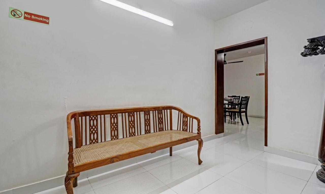 Treebo Backpackers Inn Kochi Buitenkant foto