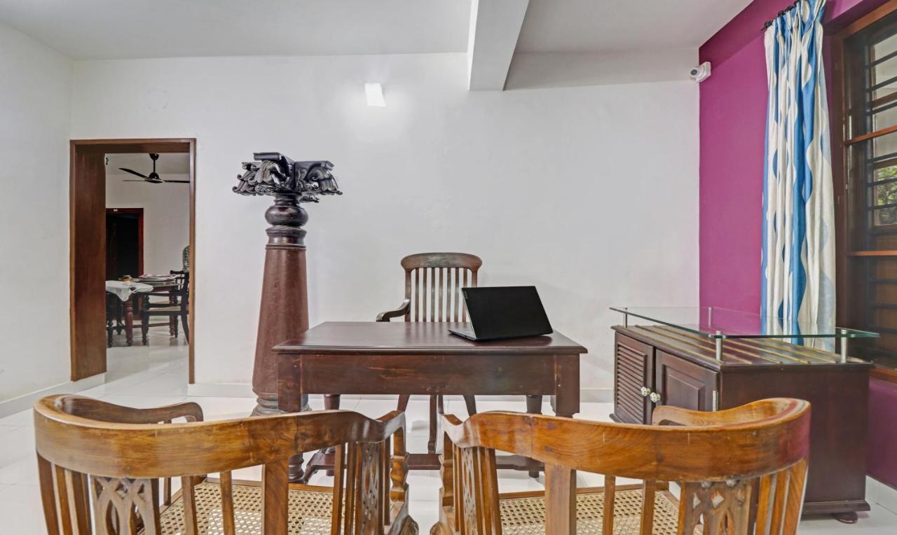 Treebo Backpackers Inn Kochi Buitenkant foto