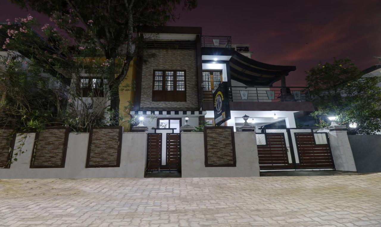 Treebo Backpackers Inn Kochi Buitenkant foto