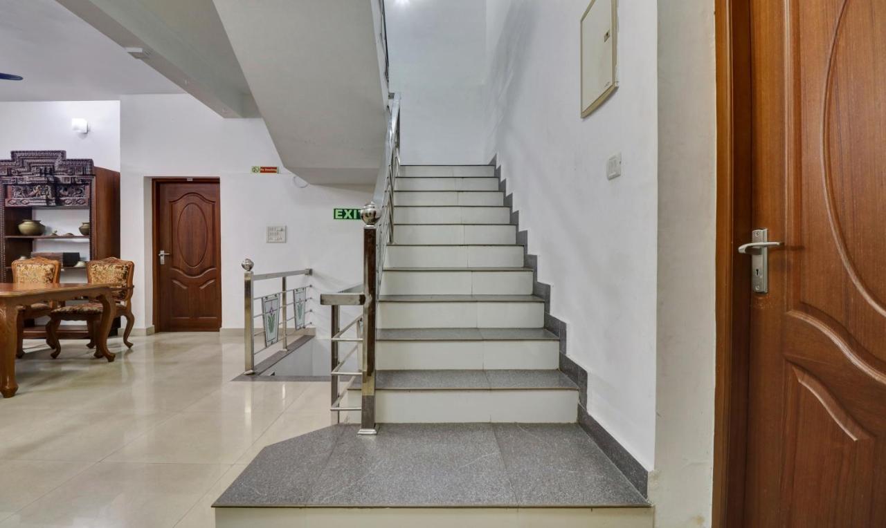 Treebo Backpackers Inn Kochi Buitenkant foto
