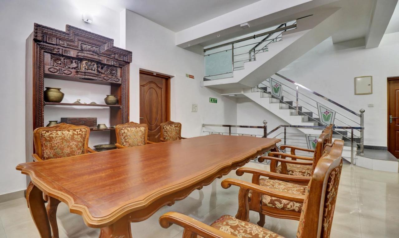 Treebo Backpackers Inn Kochi Buitenkant foto